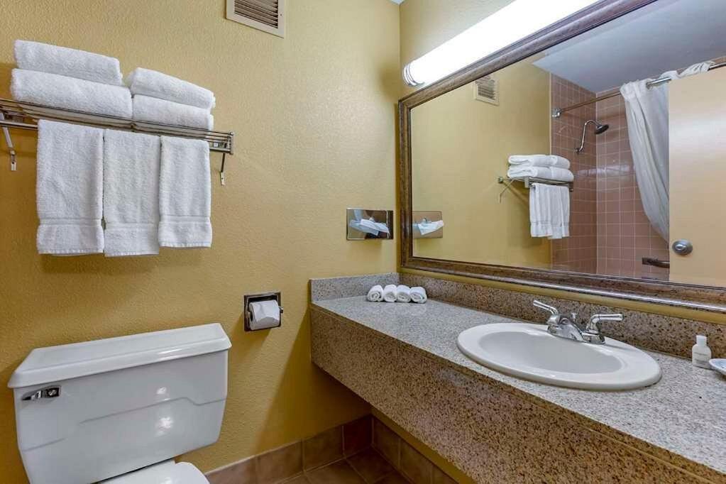 Clarion Inn & Suites, Ρόσγουελ Εξωτερικό φωτογραφία