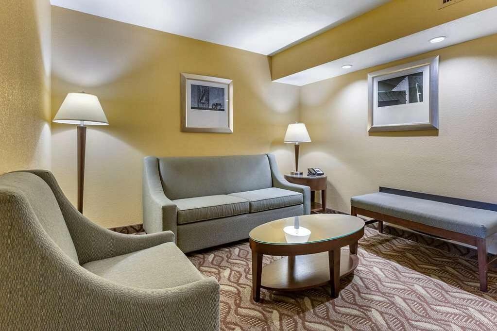 Clarion Inn & Suites, Ρόσγουελ Εξωτερικό φωτογραφία